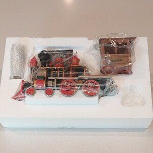 Disney Carolwood Pacific Railroad #173 "Lilly Belle" Train & Pocket Watch Set